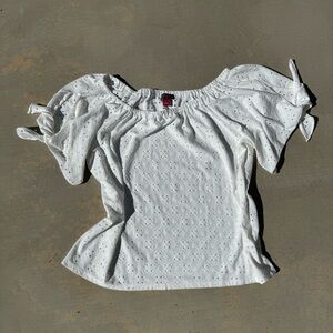 Vince Camuto Women's Blouse White Eyelet Detail W/ Scoop Neck And Tie Sleeves Lg